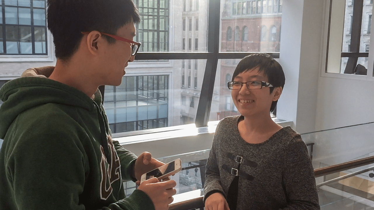 198.445x111.359 7.75vw interviewee-female-short-hair-talk