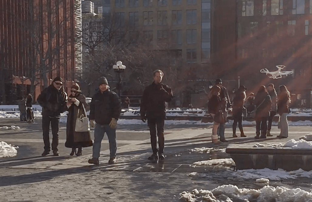 172.805x111.359 6.75vw shadowing-outdoor-park-watch